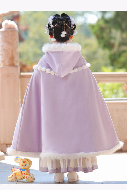 苏城纪【安澜】2025冬季新款中国风新中式拜年服：精致刺绣搭配紫色，清新淡雅的颜色冬日氛围感十足，仿佛冬日里的暖阳，温柔的包裹着孩子们的童真梦想 商品图5