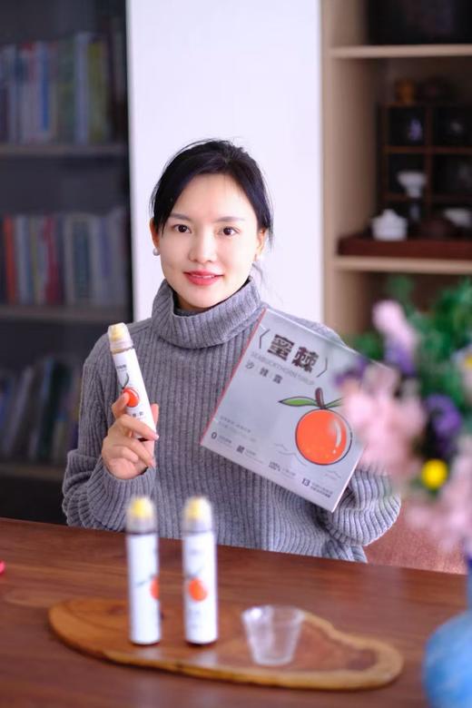 挂在树上的青藏高原高海拔小果沙棘0香精0色素0防腐剂0蔗糖 藏法熬制13万颗沙棘鲜果才有一公斤沙棘露 520g （130g*4瓶）/盒 商品图4