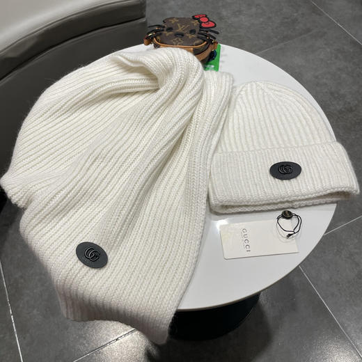 秋冬特惠💰330 古驰经典套装帽子！帽子➕围巾！羊绒兔绒品质！暖暖哒超级舒服～ 商品图2