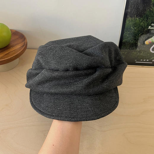 日系山本风 黑色褶皱贝雷帽 加宽短帽檐 修饰脸型 可调节帽围 女秋冬季显脸小 复古云朵八角帽子 商品图4