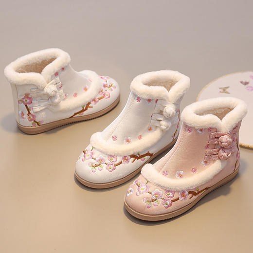 苏城纪【梅花】女童汉服鞋古风汉服靴子冬季加绒棉鞋： “梅花靴” 直接把新年氛围感焊在脚上！🌸红 / 粉 / 白三色美到犯规！ 商品图3