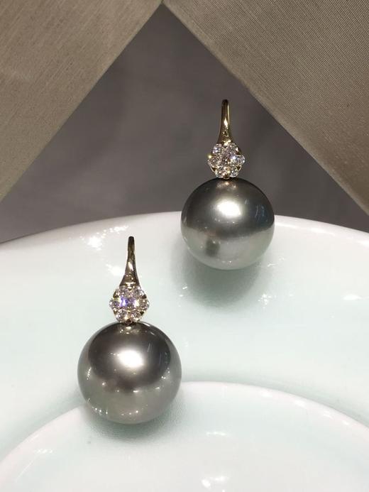 【私席真珠·新年盛宴】18k金镶钻大溪地气质灰珍珠耳环  11-12mm圆 商品图1