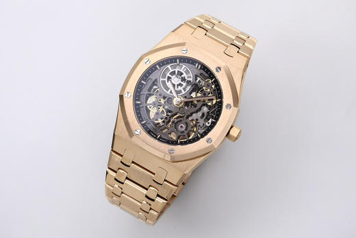 ZF.factory新作—AP爱彼皇家橡树系列16024—腕间的机械诗篇，奢华与工艺的共鸣！
【壳套】高辨识度的八角形39MM表壳，采用先进的CNC数控加工技术对精钢原料进行初步切割与塑形❗️❗️❗️ 商品图13