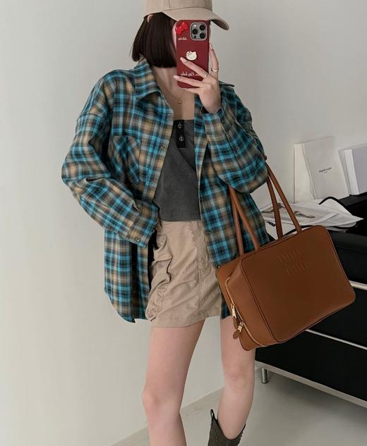 老米优品🎈3-5天。清新又复古！《蓝色调格纹oversize长袖衬衫》宽松落肩剪裁，不挑肩宽身形，显瘦效果一绝。CY260105A 商品图1