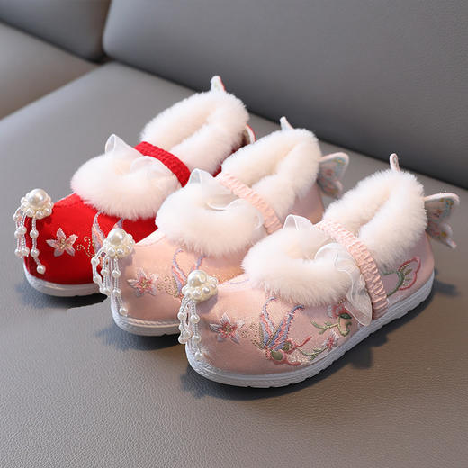 苏城纪【翘头蝴蝶】女童汉服鞋子冬季加绒翘头绣花棉鞋15M-6：新中式的年服怎么能少的了国风鞋子呢~ 苏城纪国风鞋也太会了！直接美到脚指头🦋  商品图0