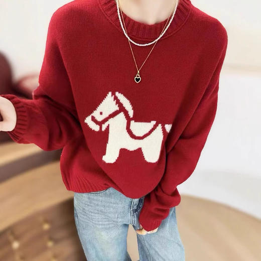 【YW】无忧购【鸿运当“红”】2026新年本命年红色小马针织衫上衣女91446（截单后3-5天发货） 商品图12