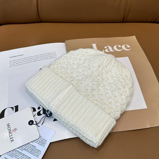 秋冬特惠💰160 高版本蒙口帽子 非常柔软亲肤，弹性很好 有质感又非常百搭的款式~保暖的 羊绒毛线帽，均码有弹性~男女通用，任何头围都可以佩戴.质量超好真心推荐 商品图1