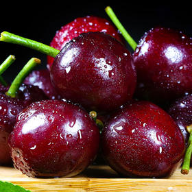 智利车厘子  圆润饱满 色泽亮丽 果肉细腻 味甜多汁