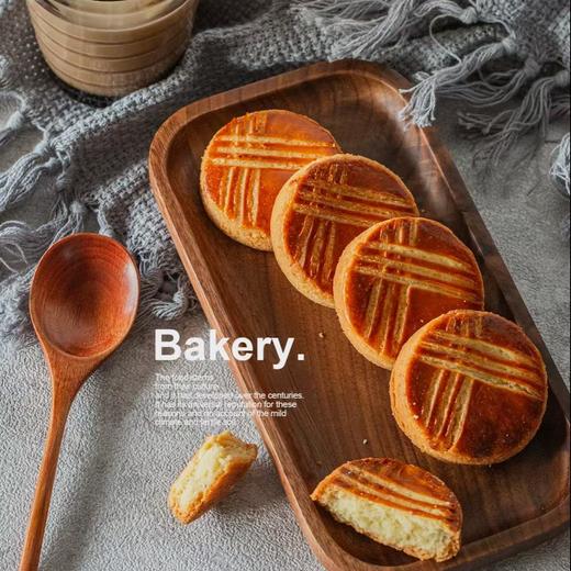 【甜久荟 法式布列塔尼酥饼 （原味9个独立包装+新年装饰）】与可丽饼并称法国布列塔尼的二大“名饼“ 追求超酥松的口感和漂亮的蕾丝边 百年法国宫廷名点  金色表皮酥香可口 人气超高的常温伴手礼和日常点心 商品图12