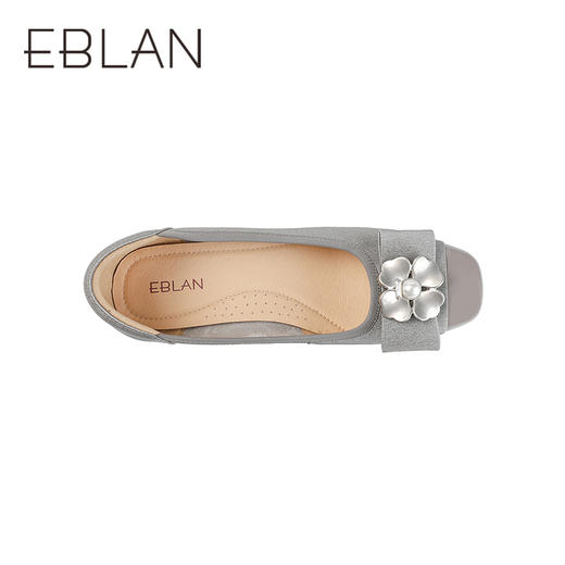 【上新】伊伴2026春季花扣小高跟单鞋高级丝绸牛皮鞋面时装单鞋B26120715 商品图2