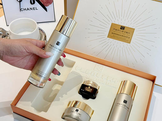 雅诗兰黛（UK）伊丽莎白🍁胶原紧致四件套  精美礼盒送礼很合适 商品图2