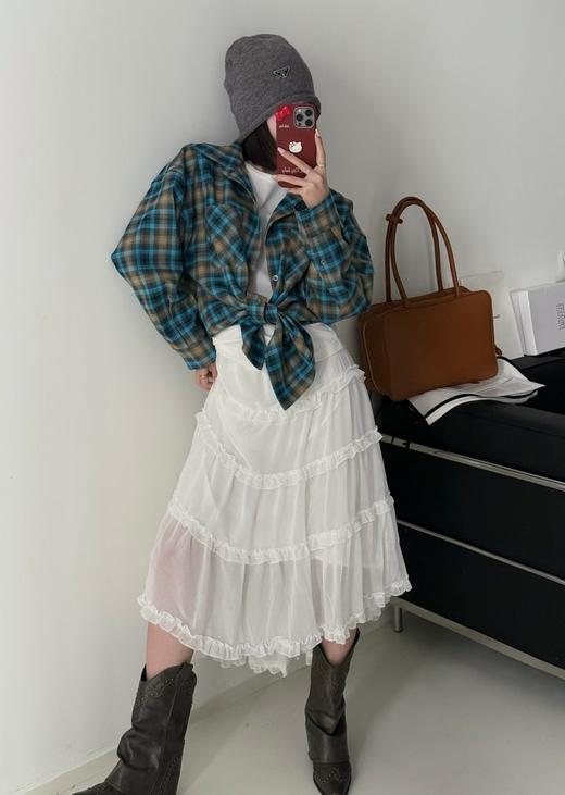 老米优品🎈3-5天。清新又复古！《蓝色调格纹oversize长袖衬衫》宽松落肩剪裁，不挑肩宽身形，显瘦效果一绝。CY260105A 商品图9