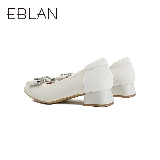 【上新】伊伴2026春季花扣小高跟单鞋高级丝绸牛皮鞋面时装单鞋B26120715 商品图3