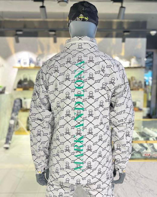 早春新款男士防风隐藏式带帽防水雨衣外套，客供定制面料辅料，全衣压胶没有任何缝线，高品质订单就在于细节的把控，内里压胶条都均有logo加持！ 商品图1