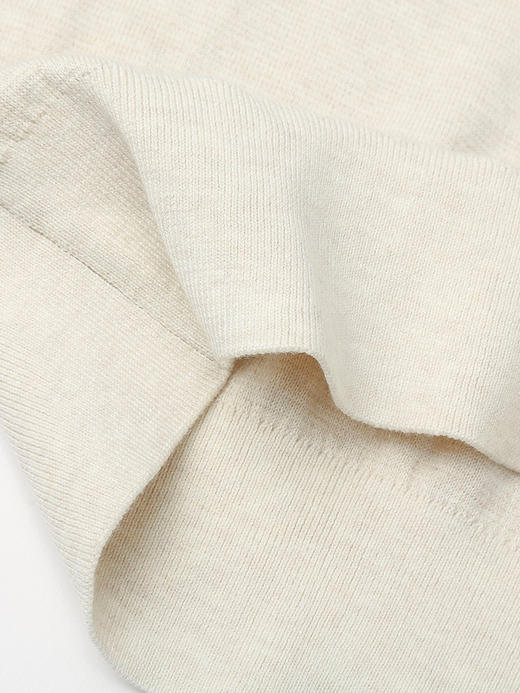 黑色半高领后背纽扣针织衫 镂空纹理修身显瘦长袖打底衫 秋冬通勤温柔气质内搭上衣 商品图6