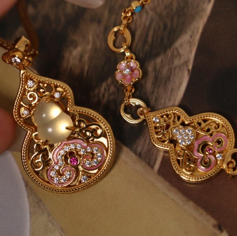 【甄珠贝】预售15天 珐琅AB面水沫玉 红刚玉 绿松 葫芦吊坠/手链套装 925纯银镀金，吊坠含编绳 商品图3