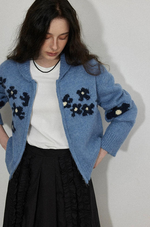 爆款3-5天发货！cos风雾霾蓝 法式浪漫设计感钩花花朵拉链开衫毛衣外套  M9130 商品图3