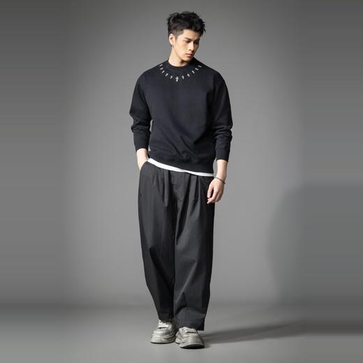 PINLI品立2026春季新款男士潮牌金属烫钻圆领落肩袖套头卫衣上衣BG262109002 商品图4