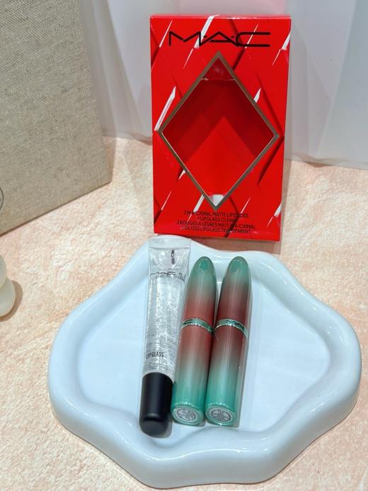 【香港仓】MAC/节日限定口红套装#617+#626+唇蜜（3.5ml+3.5ml+15ml）（有效期至：2028年12月） 商品图1