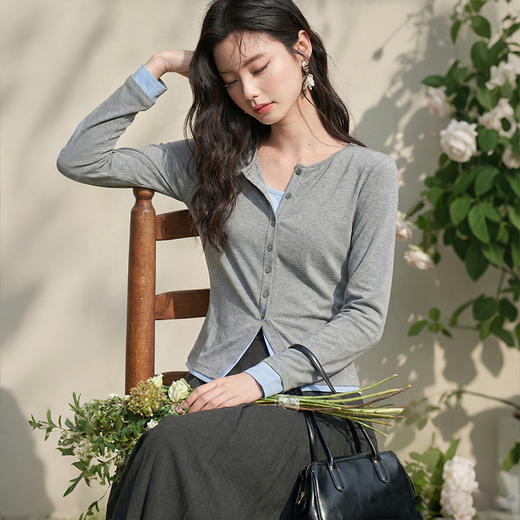 西遇拼接假两件长袖T恤女2026年春季新款修身半开领内搭打底衫10260016 商品图2