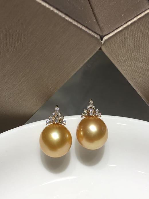【私席真珠·新年盛宴】18k金镶钻南洋金珍珠耳针11-12mm  椭圆 商品图1