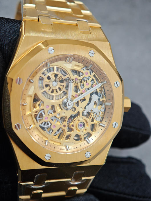 ZF.factory新作—AP爱彼皇家橡树系列16024—腕间的机械诗篇，奢华与工艺的共鸣！
【壳套】高辨识度的八角形39MM表壳，采用先进的CNC数控加工技术对精钢原料进行初步切割与塑形❗️❗️❗️ 商品图13