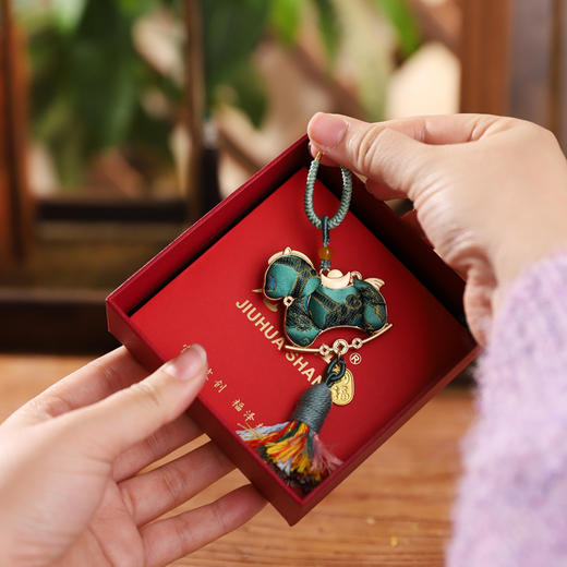 马年爆火！九华山祈福！九华山宋锦马上暴富挂件 甄选非遗宋锦 匠人手工裁片 四款纹样可选【3-5天工期】（xn） 商品图13