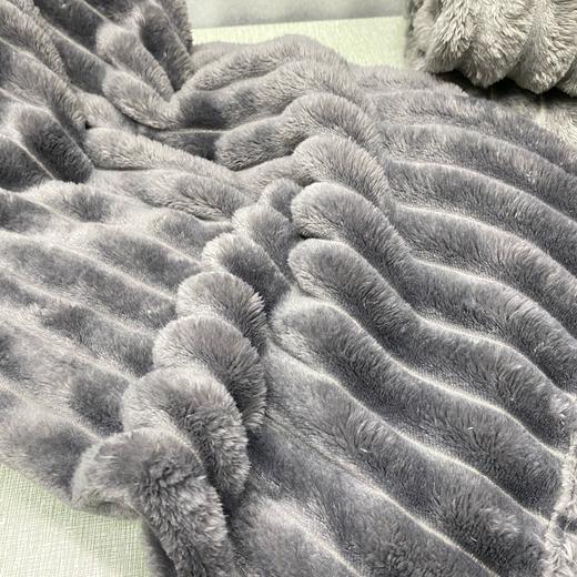 抽条法兰绒毛毯  加厚保暖毛毯办公午睡💤沙发盖毯 商品图2