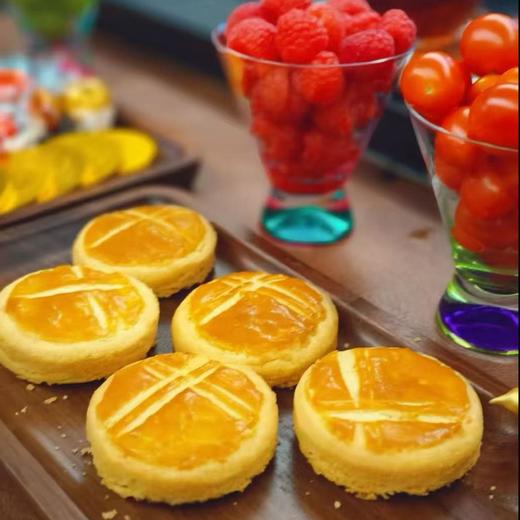 【甜久荟 法式布列塔尼酥饼 （原味9个独立包装+新年装饰）】与可丽饼并称法国布列塔尼的二大“名饼“ 追求超酥松的口感和漂亮的蕾丝边 百年法国宫廷名点  金色表皮酥香可口 人气超高的常温伴手礼和日常点心 商品图1