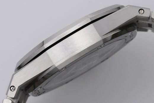 ZF.factory新作—AP爱彼皇家橡树系列16024—腕间的机械诗篇，奢华与工艺的共鸣！
【壳套】高辨识度的八角形39MM表壳，采用先进的CNC数控加工技术对精钢原料进行初步切割与塑形❗️❗️❗️ 商品图12