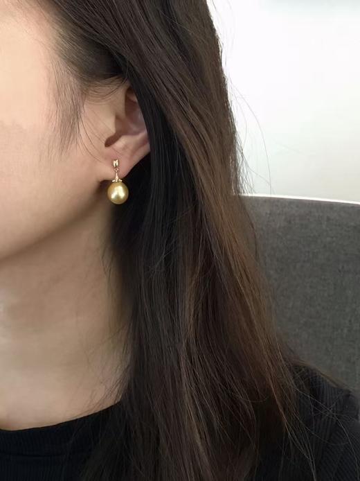 【私席真珠·新年盛宴】18k金镶钻南洋金珍珠耳针10-11mm 椭圆 商品图3