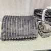 抽条法兰绒毛毯  加厚保暖毛毯办公午睡💤沙发盖毯 商品缩略图3