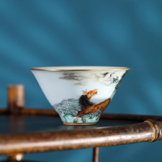 问鼎鼎峰系列月白老款紫金釉斗笠杯（龙马精神） 商品图0