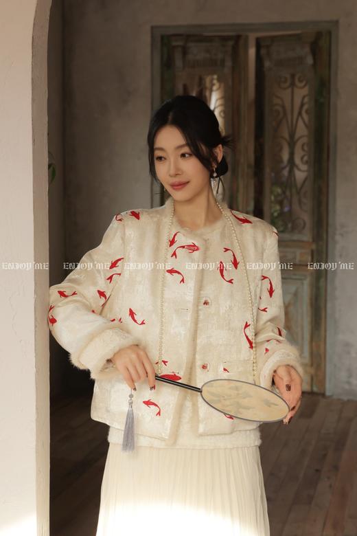 【门店同款】ENJOY冬季“烟火漫春”锦鲤满堂中式羽绒外套 168995970 商品图3