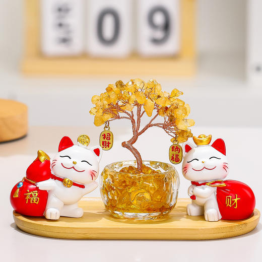 【黄水晶发财树招财猫摆件】客厅电视柜摆件 卡通可爱招财猫办公室桌面装饰品  商品图3