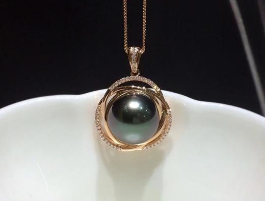 【私席真珠·新年盛宴】18k金镶钻大溪地黑珍珠吊坠 14-15mm 商品图1