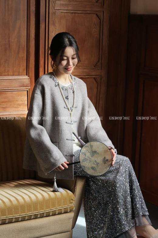 【门店同款】ENJOY冬季“烟火漫春”领口钉珠精致大衣 168897827 商品图12