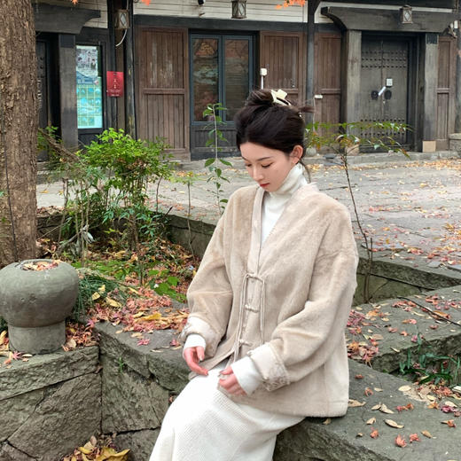 金蘑菇菇  明月别枝 / 新中式拜年服 环保貂貂 商品图1