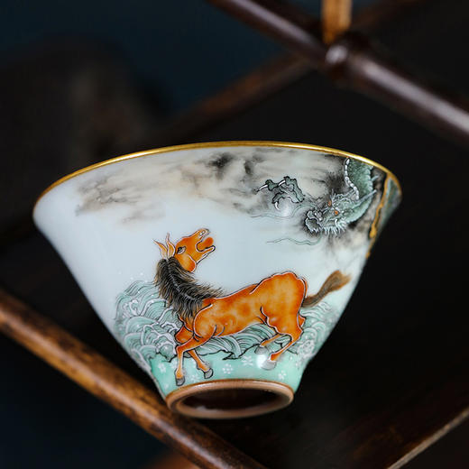 问鼎鼎峰系列月白老款紫金釉斗笠杯（龙马精神） 商品图3