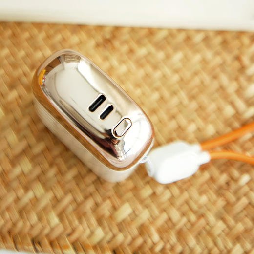 【新增新年红 充电宝】新国标 国家3C认证 国内最小一万毫安 /2万毫安 超级快充⚡️电量狂飙【保障升级 1年内质量问题免费换新】 商品图10