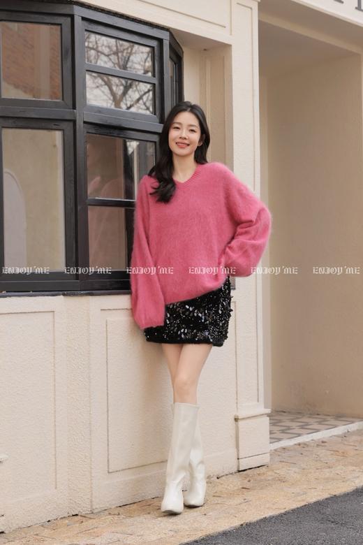 【门店同款】ENJOY冬季“暖冬软糖”羊毛拉毛V领针织上衣 168993288 商品图6