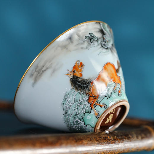 问鼎鼎峰系列月白老款紫金釉斗笠杯（龙马精神） 商品图2