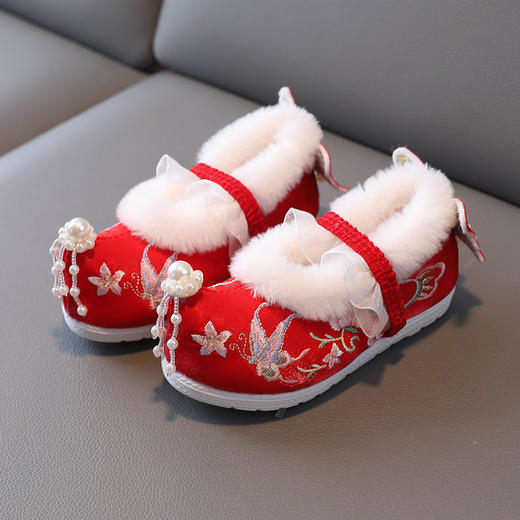 苏城纪【翘头蝴蝶】女童汉服鞋子冬季加绒翘头绣花棉鞋15M-6：新中式的年服怎么能少的了国风鞋子呢~ 苏城纪国风鞋也太会了！直接美到脚指头🦋  商品图9