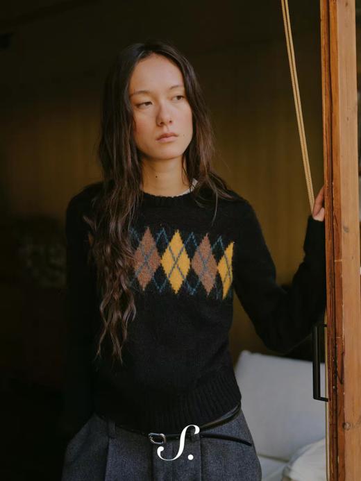 shyshystill/shy202510050/贵价羊驼毛菱形格双色精巧圆领毛衣 商品图3