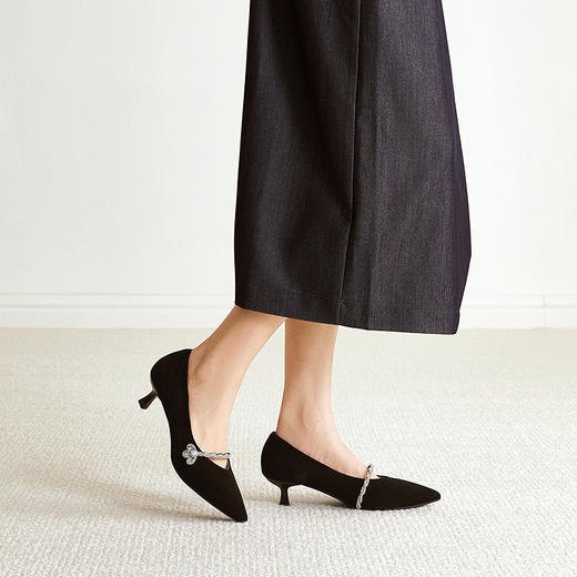 千百度钻带羊皮细高跟鞋女2026春季新款尖头玛丽珍通勤浅口单鞋A26125030 商品图1