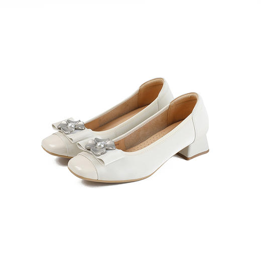 【上新】伊伴2026春季花扣小高跟单鞋高级丝绸牛皮鞋面时装单鞋B26120715 商品图5