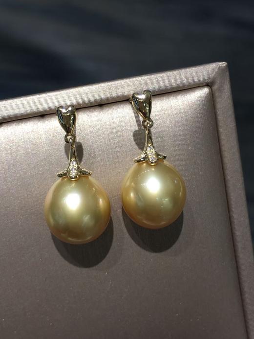 【私席真珠·新年盛宴】18k金镶钻南洋金珍珠耳针10-11mm 椭圆 商品图1