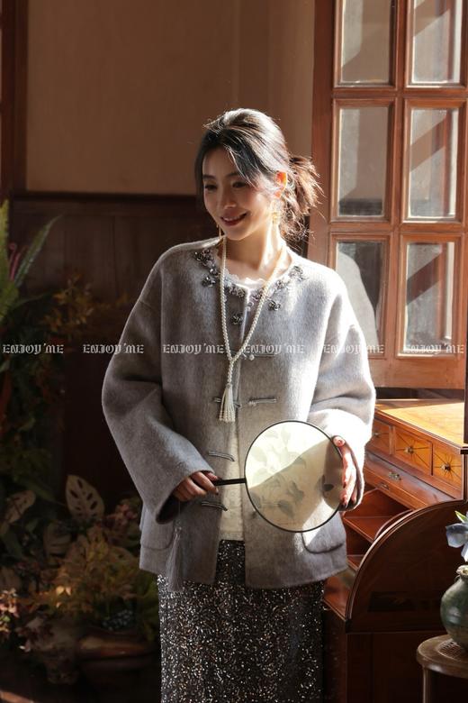 【门店同款】ENJOY冬季“烟火漫春”领口钉珠精致大衣 168897827 商品图7