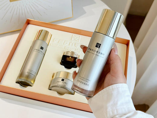 雅诗兰黛（UK）伊丽莎白🍁胶原紧致四件套  精美礼盒送礼很合适 商品图3