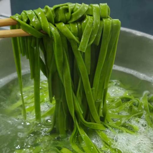 鲜榨菠菜汁挂面【纯纯的鲜榨菠菜汁和新疆奇台面粉制作，自家工厂制作】 商品图2